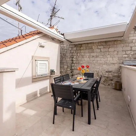 Stone Nepot - In Center - Rooftop Terrace *