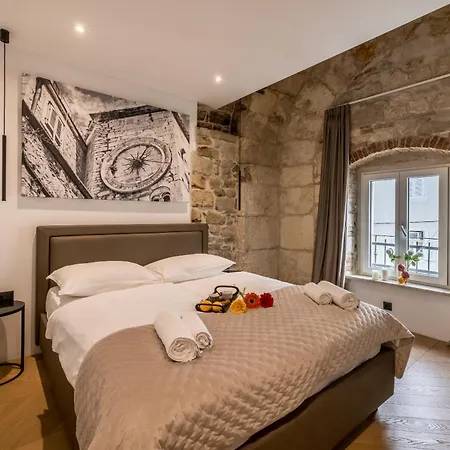 Stone Nepot - In Center - Rooftop Terrace * سبليت
